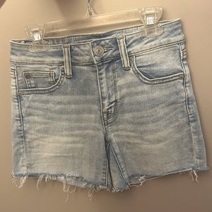 American Eagle Light-Wash Jean Shorts Size 0